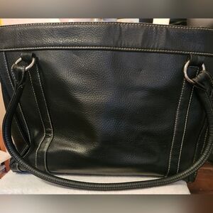Gently Used Sag Harbor Black Shoulder Bag
